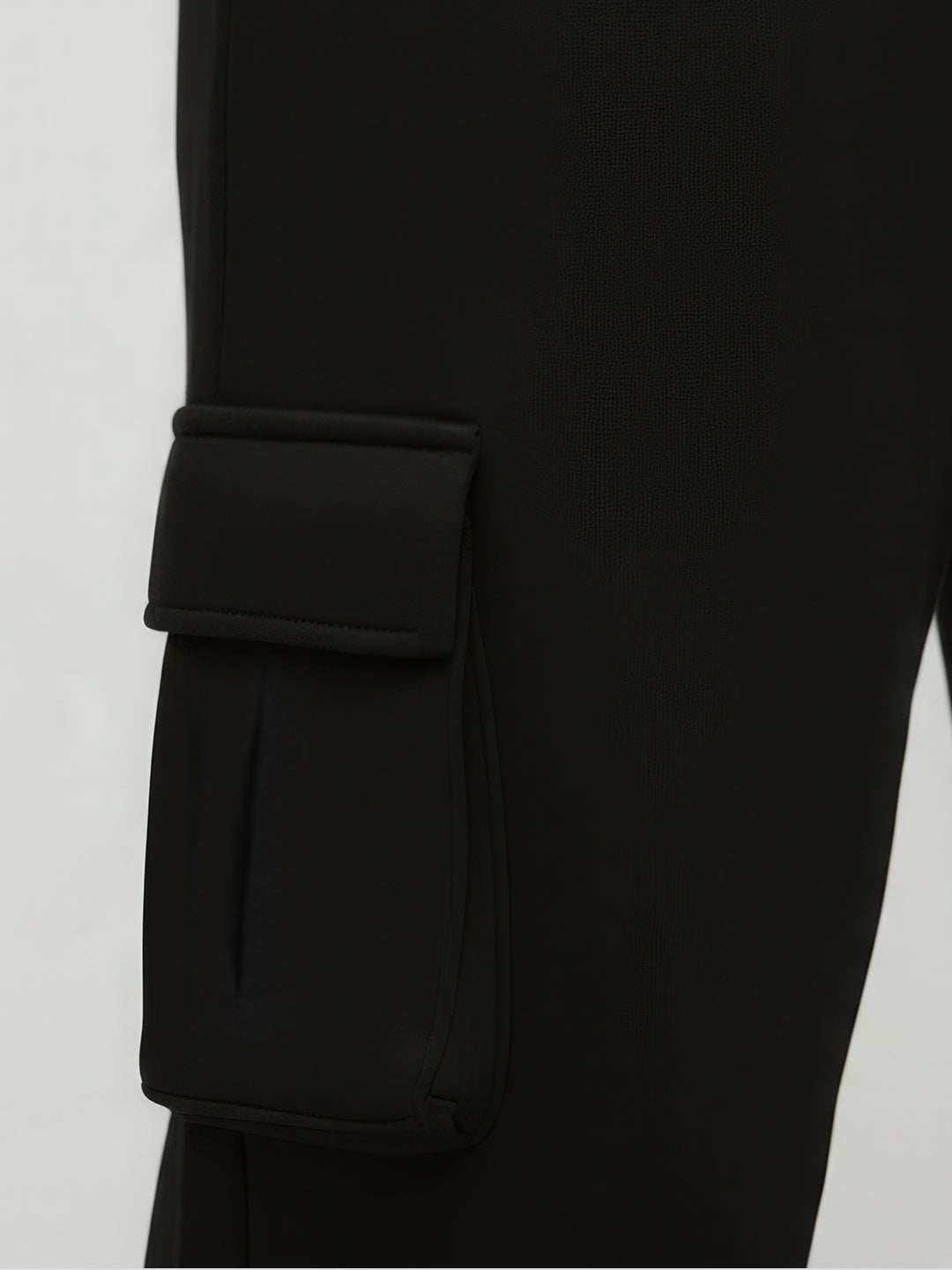 Black Cargo Joggers w/ 4 Pockets