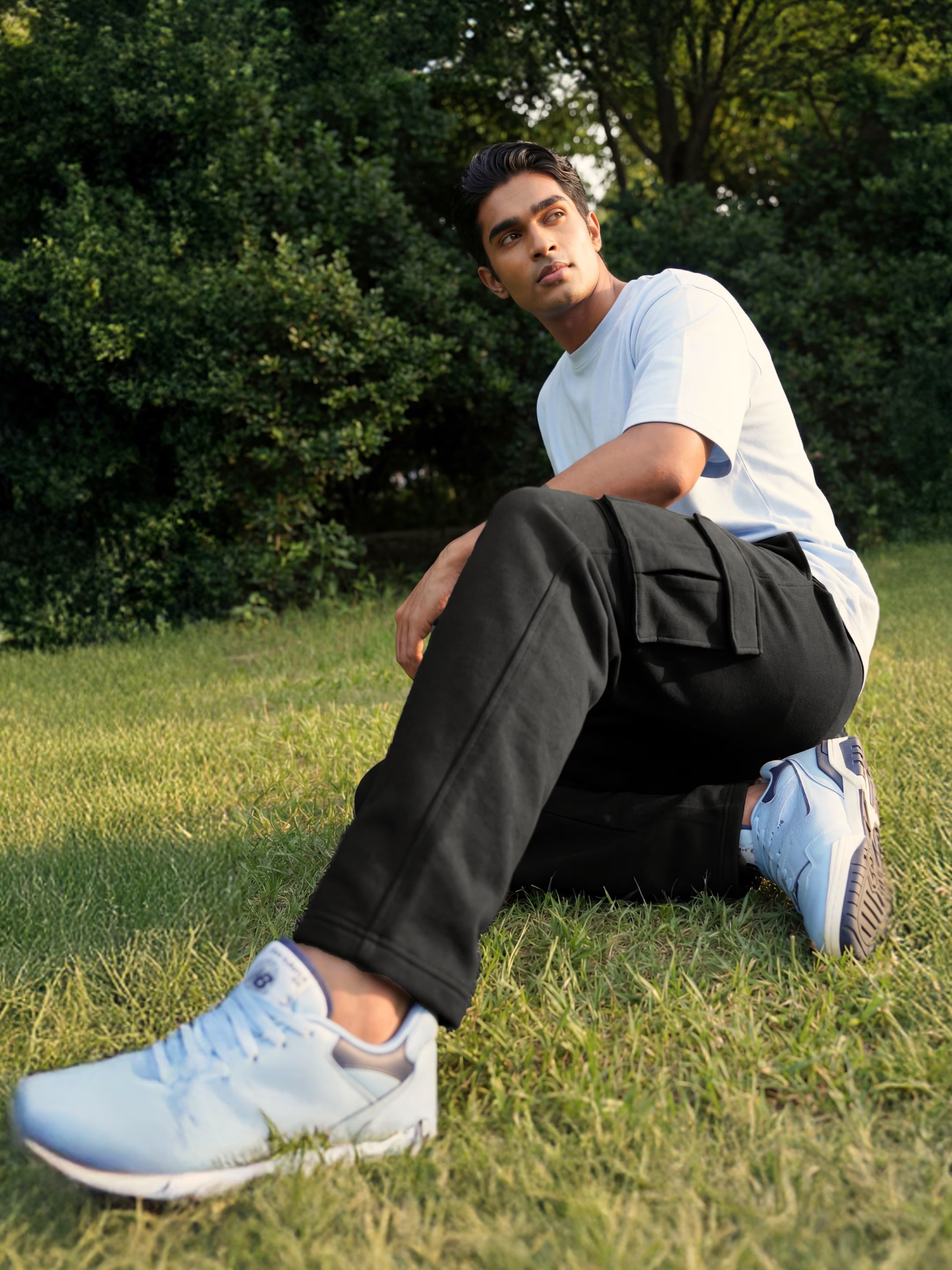 Black Cargo Joggers w/ 4 Pockets