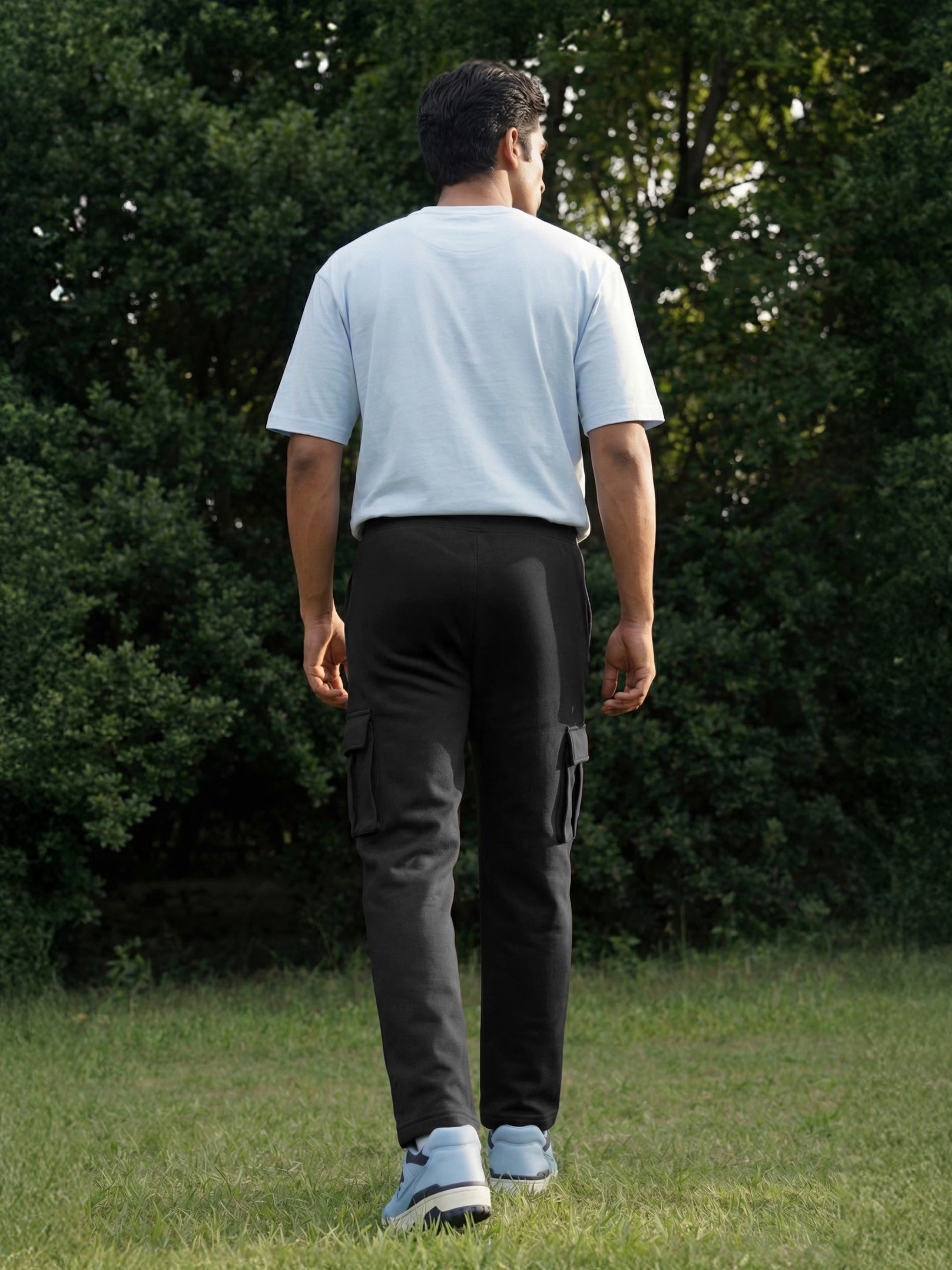 Black Cargo Joggers w/ 4 Pockets