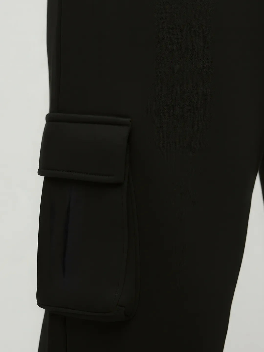 Womens Black Cargo Joggers w/ 4 Pockets